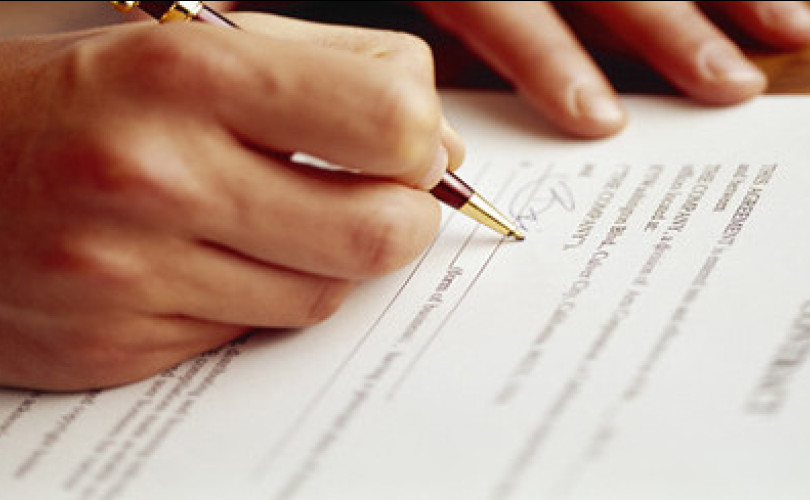 Contract Management Strategies and Financial Risk Mitigation